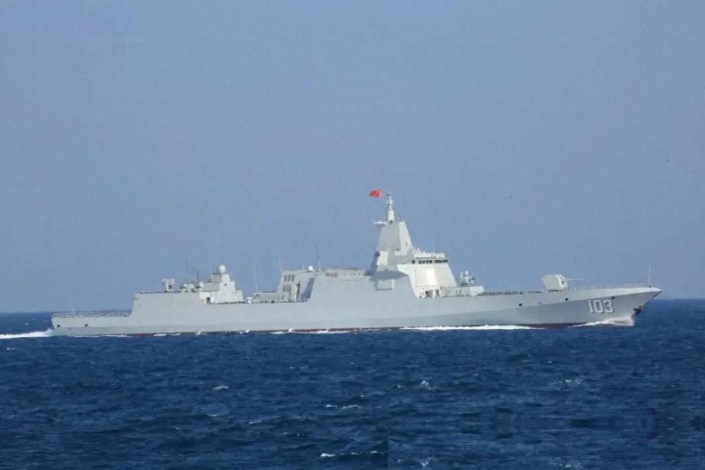 谁能想到，在咱们家门口的黄海，一场不按套路出牌的实战演练，直接把某些喜欢在周边搞