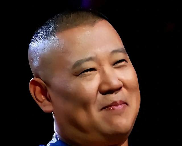不查不知道，一查吓一跳，被点名通报的郭德纲，私下究竟有多壕
