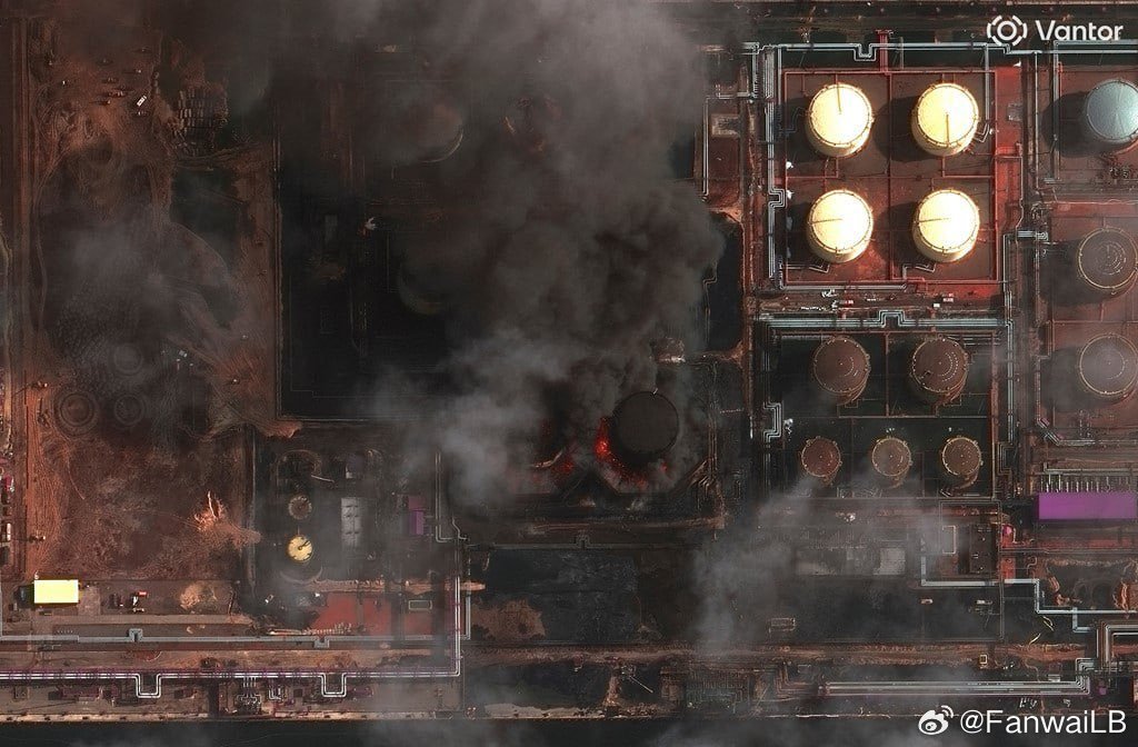 波罗的海，乌斯季卢加港，大递石油天然气出口中心卫星图像这次乌军的效果不错烽火问鼎