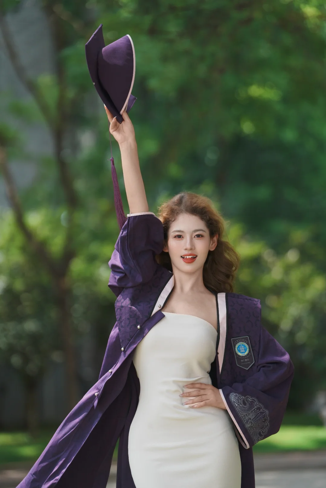 恭喜世界上又多了一位女硕士🎓