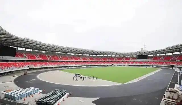 名古屋亚运会前，日方突然收紧中国代表团签证手续，费用提高五倍。中国代表团按原计划