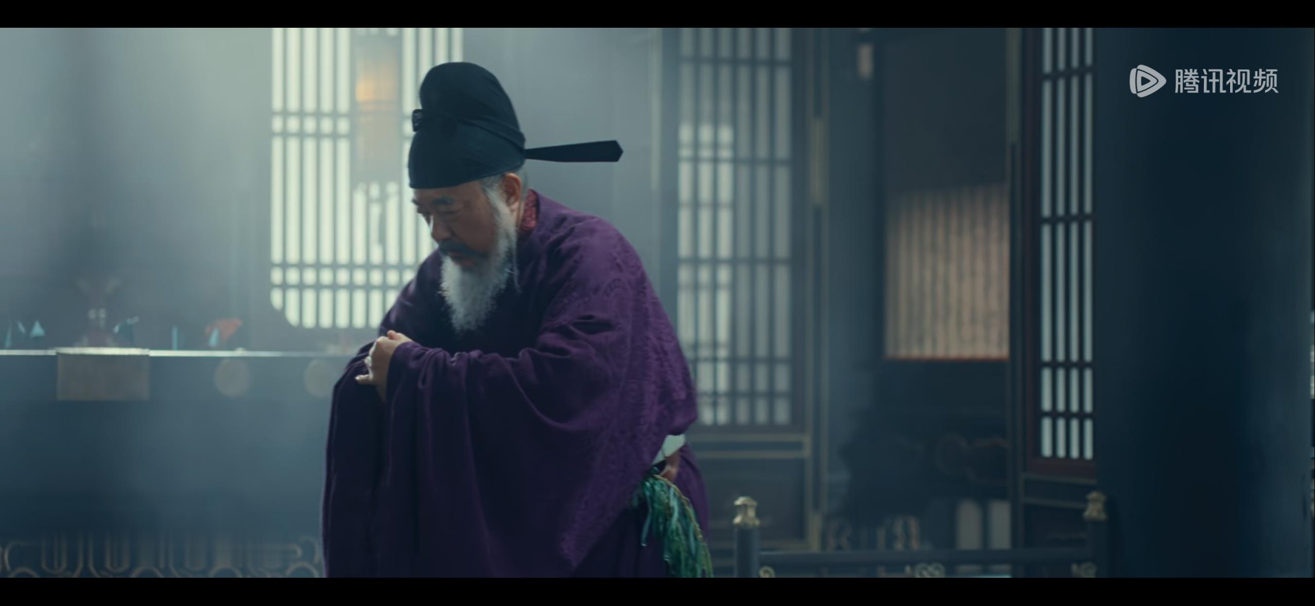 昨晚看太平年第34、35集，忍不住感叹道具剧真是细节控。剧中有个场景，讲的是郭威