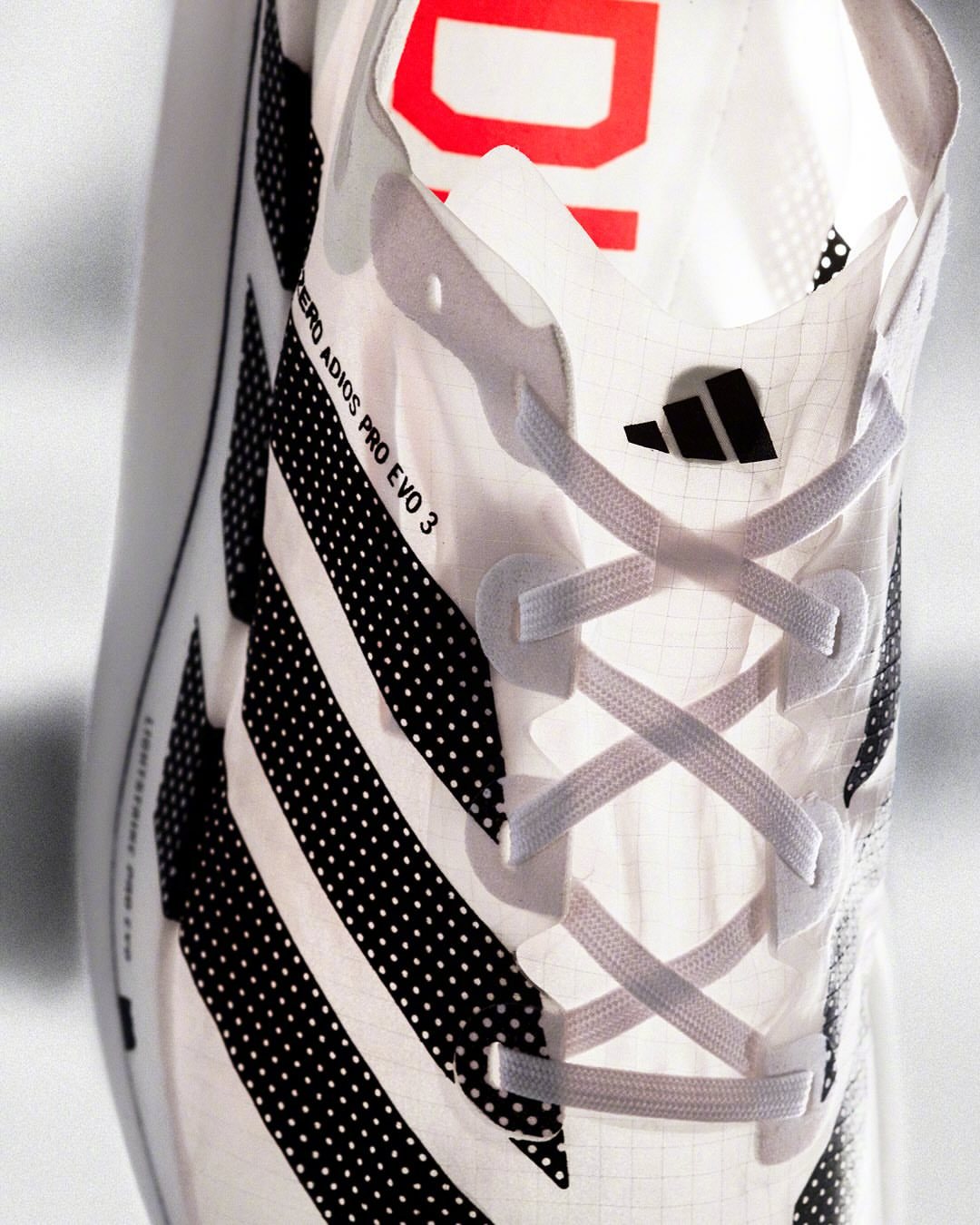 adidas ADIZERO Adios Pro EVO 3阿迪顶碳竞速跑鞋发布