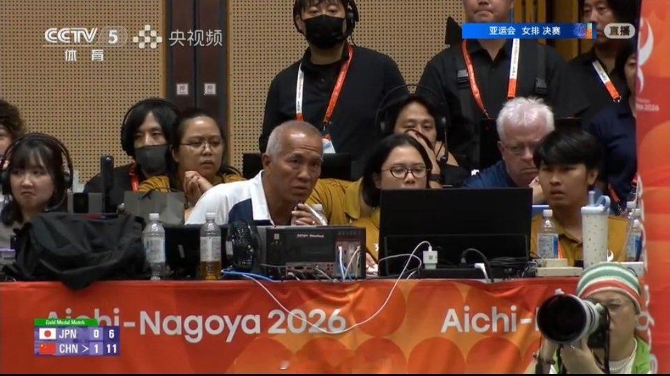中国女排vs日本女排这次亚运排球的挑战怎么都这么长时间[doge] ​​​