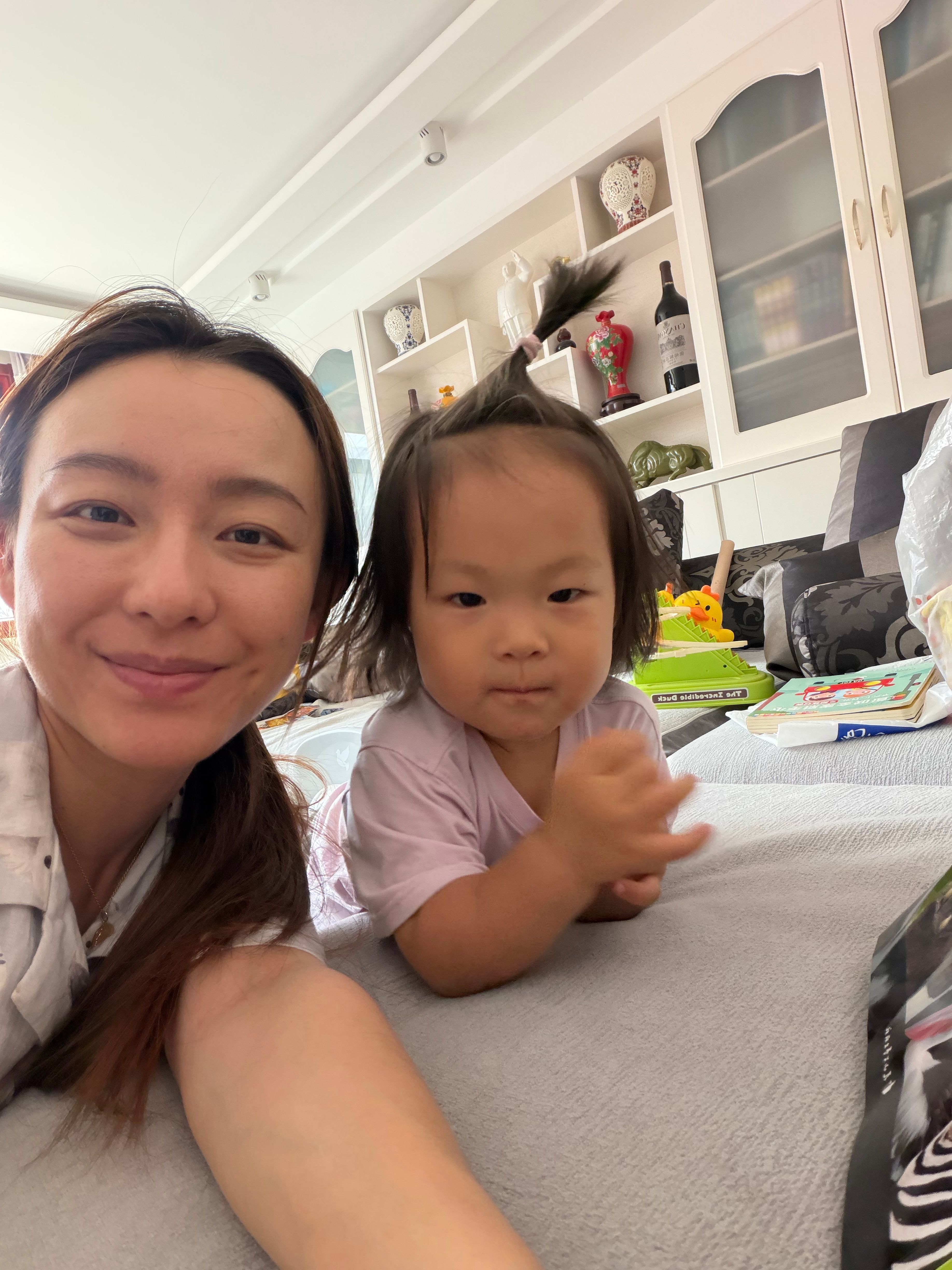 母女见面啦小满猪一开始有点害羞 