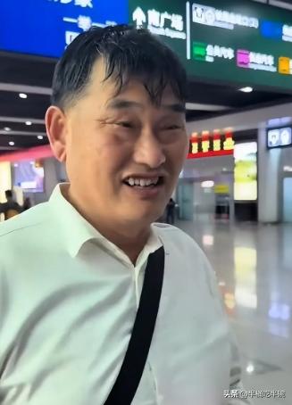 朱之文曾表示，说实话，我根本不缺钱。记者反问“不缺钱为啥还天天跑商演”，朱之文头