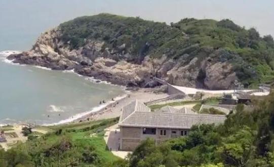 一旦台海爆发冲突，最难啃的骨头不是台湾本岛，而是距大陆最近点约 34 公里，距福