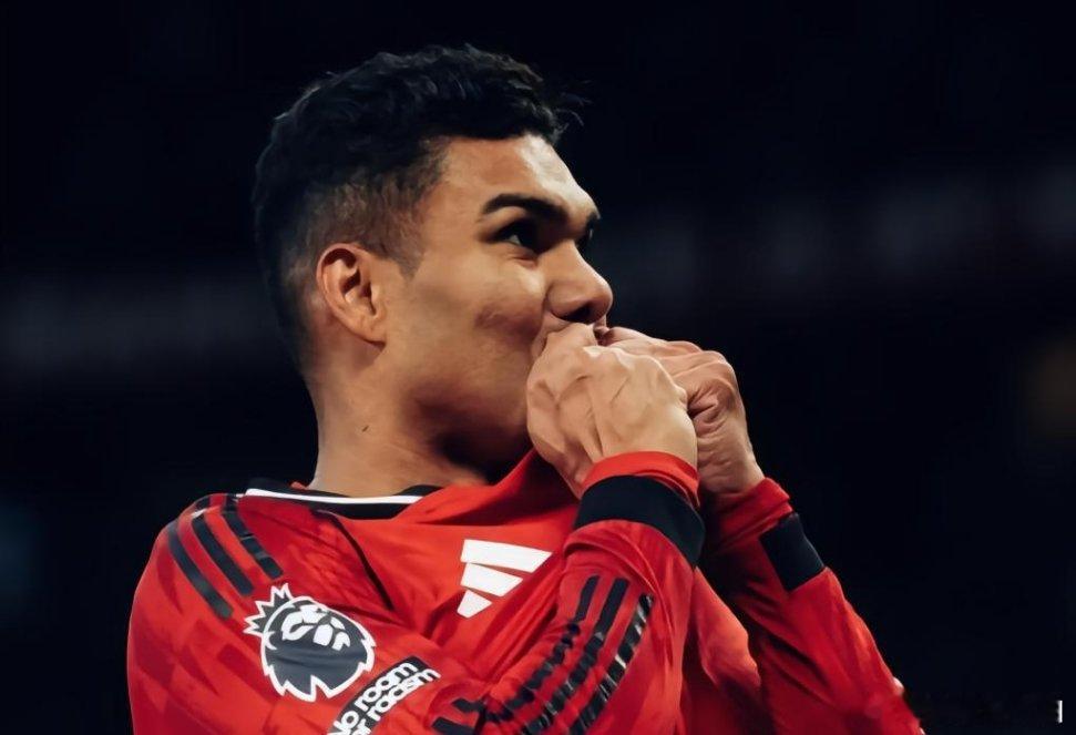 英超第34轮的一场较量中，曼联主场2-1击败布伦特福德。已经确认会在本赛季结束后