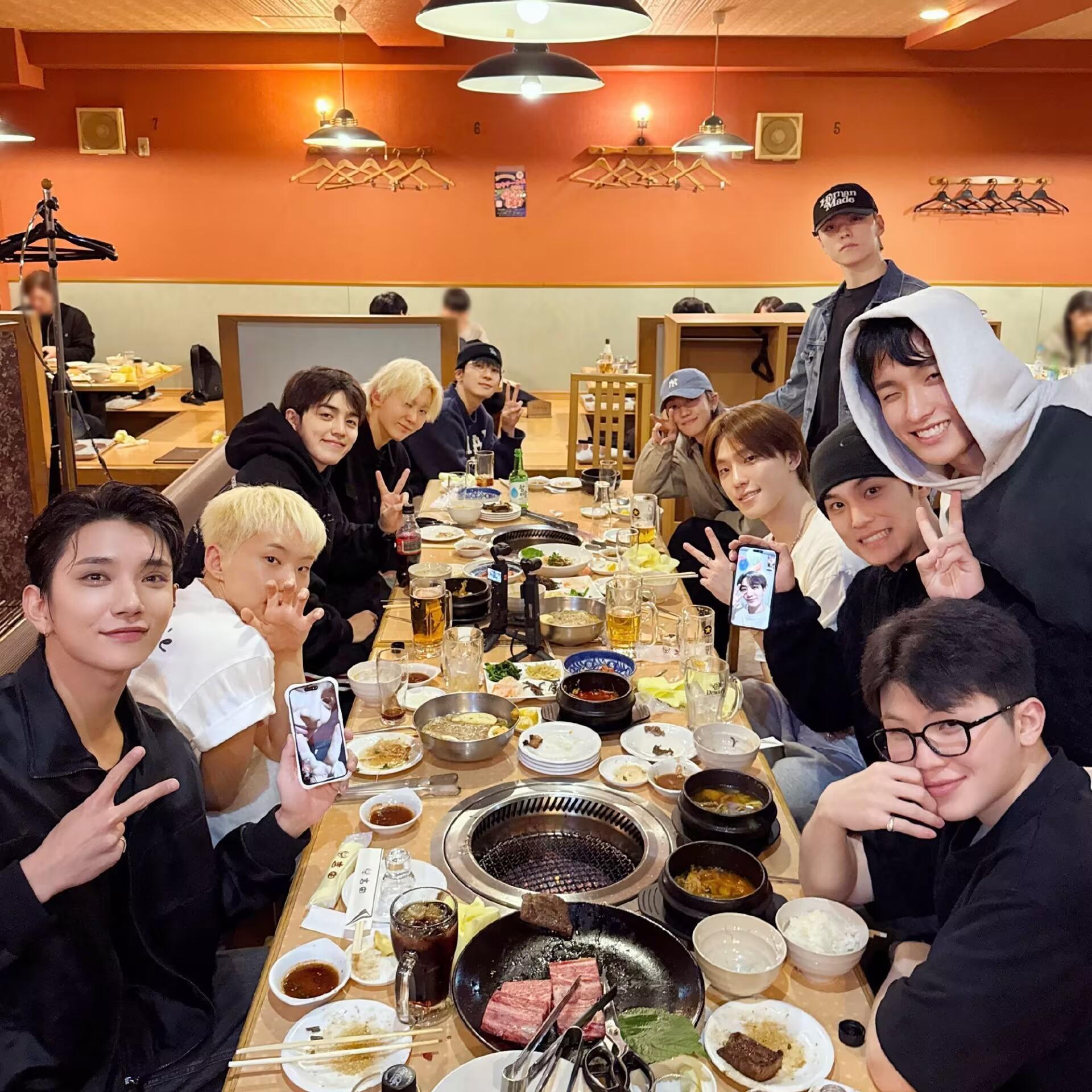 SEVENTEEN烤肉店聚餐 呜呜呜次叔稳稳的幸福[泪] 
