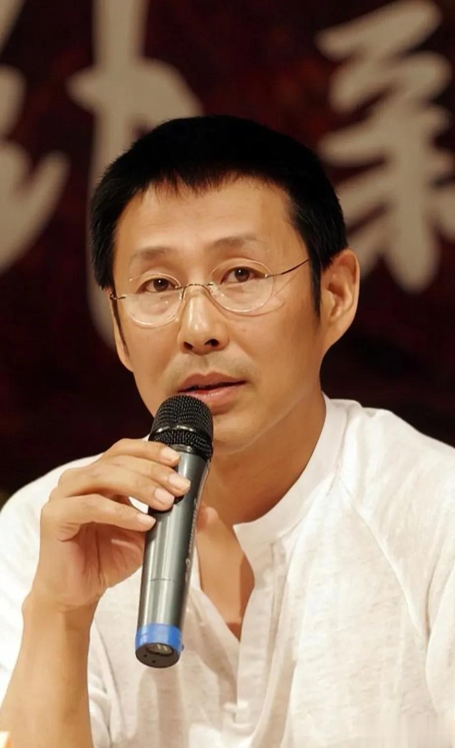 李诚儒评价陈道明:他啊，给我的印象是个文化人，演戏特别认真，配角如果演不好，他比