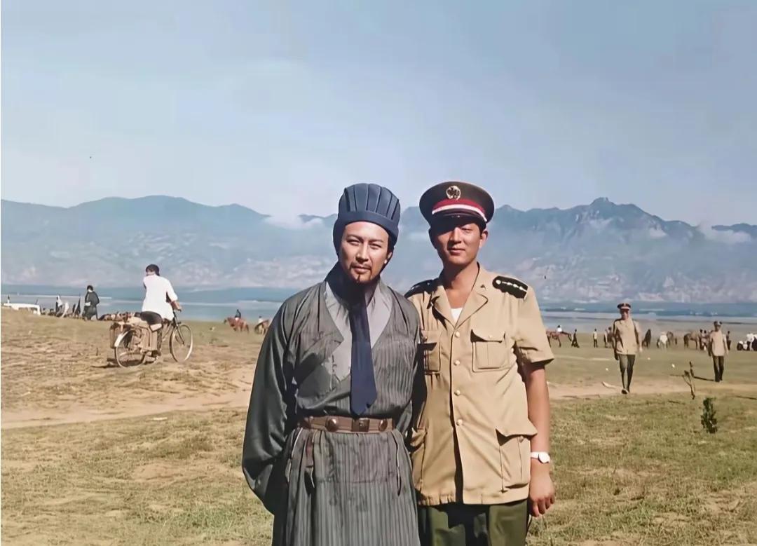 花有重开日，人无再少年。
人的一生能有一部代表作就很厉害了！