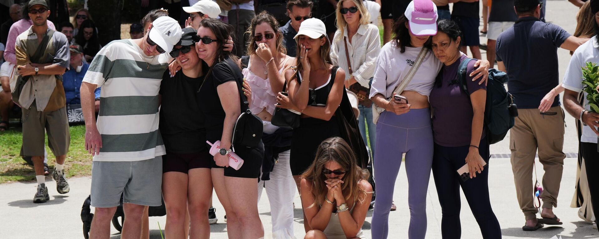 悉尼枪击案调查显示，两名嫌疑人在案发前不久曾前往菲律宾南部接受武装分子训练，并于