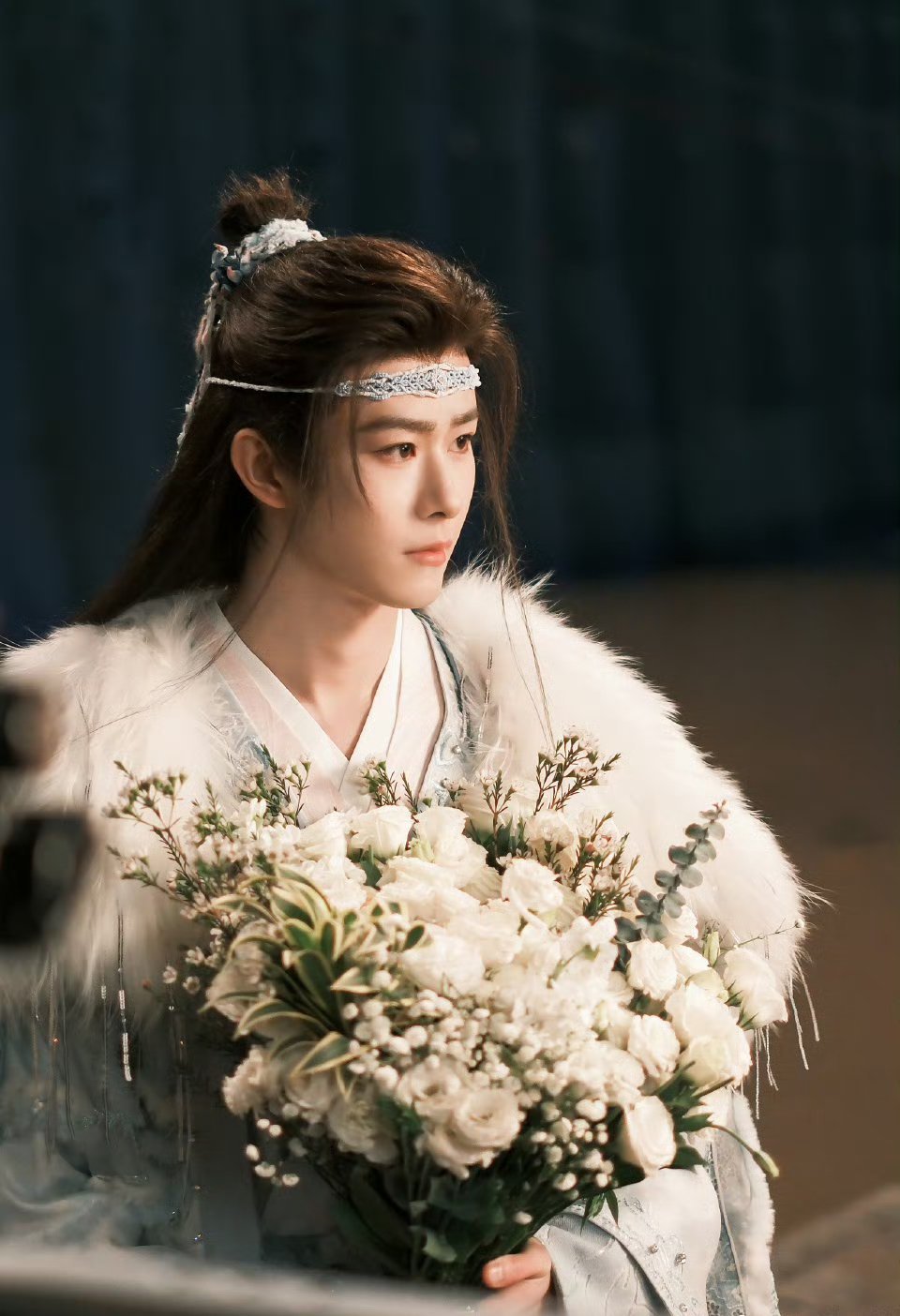 田嘉瑞不愧是话剧科班生田嘉瑞不愧是话剧科班出身，在《月鳞绮纪》里角色切换超丝滑，