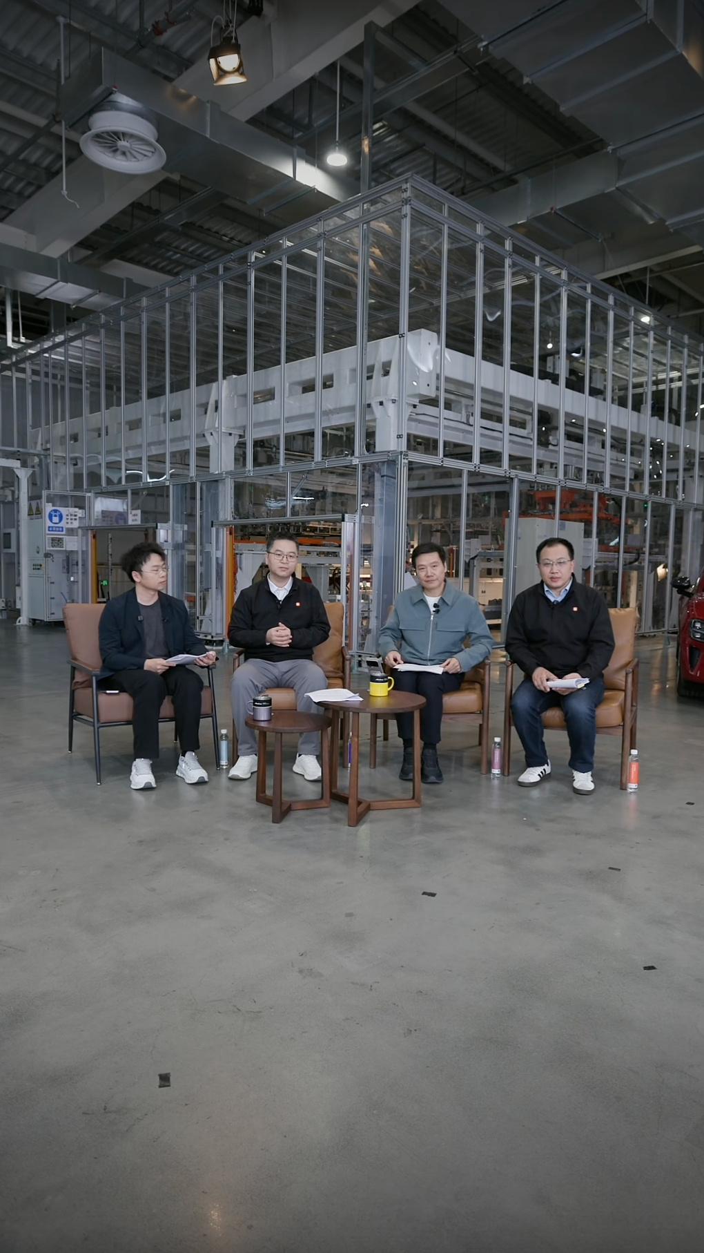 成立小米汽车安全顾问委员会，建议友商跟进。