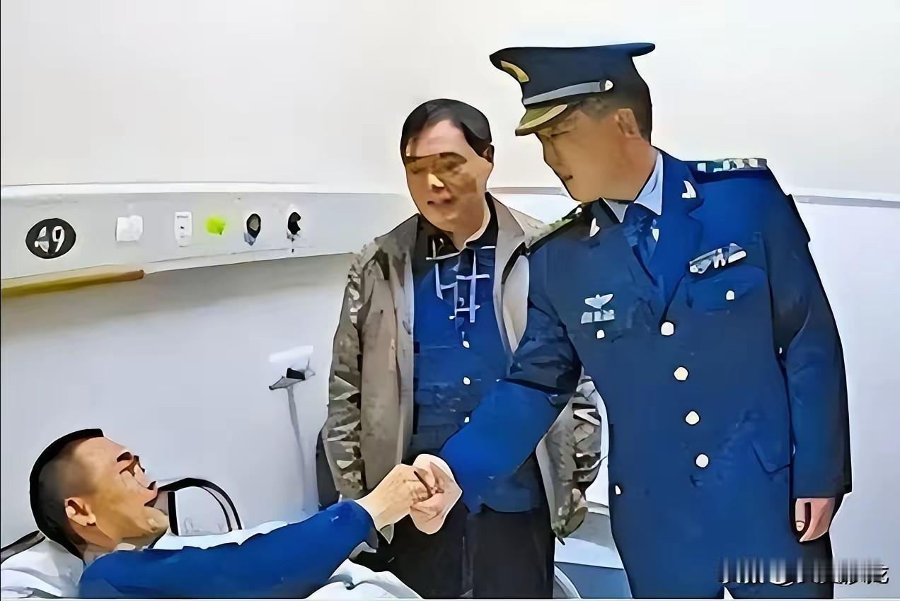 1988年，飞行员何茂生坠机深山，被农民吴华富救起。27年后，吴华富患癌无钱医治