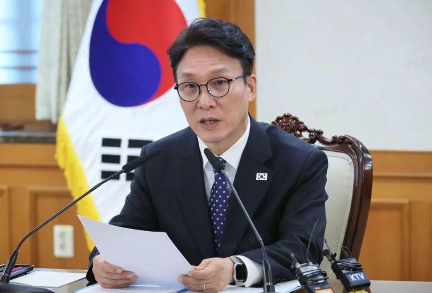 一句话概括：世界顶级经济盛会揭幕，韩国顶着交班压力，硬是总理亲自带队来中国，背后