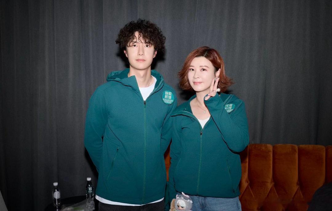 😆怎么哪个综艺都有杜华前有成团综艺亮相，后又加盟美妆新节目，一路不停跨界，综艺