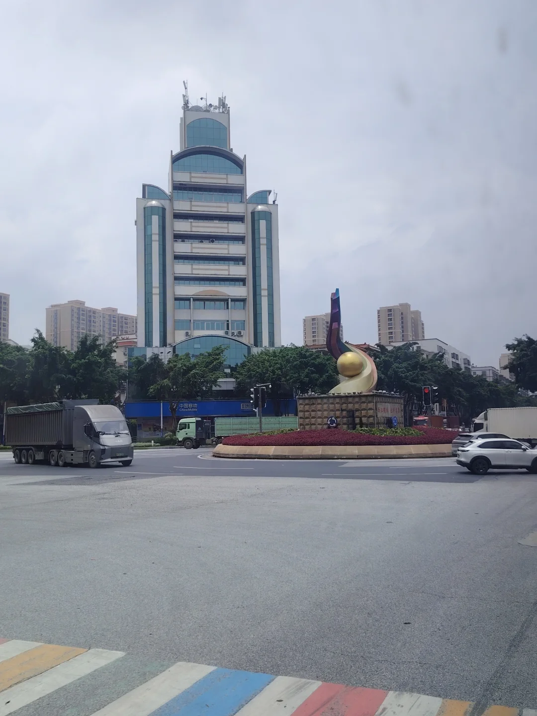 高要比肇庆市区还有钱，但有种千禧年风