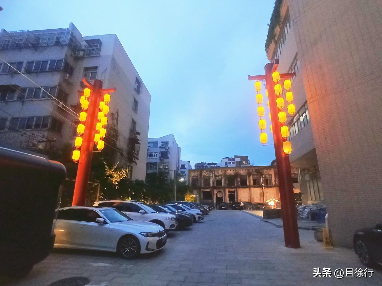 徐州新的富国街夜市要来了。夜市规模较大，分露天和室内两大块。室内利用原徐州长途汽