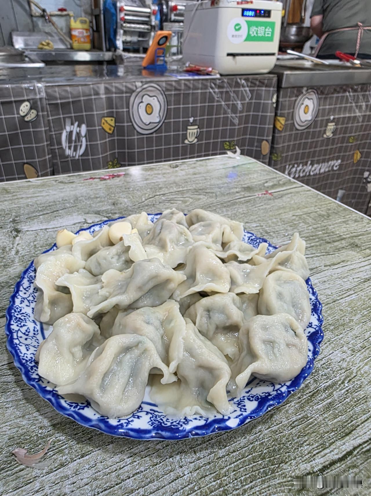 七夕晚上我占的便宜，以及我关于七夕的建议……

今天中午没吃饱，晚上去那两个孩子