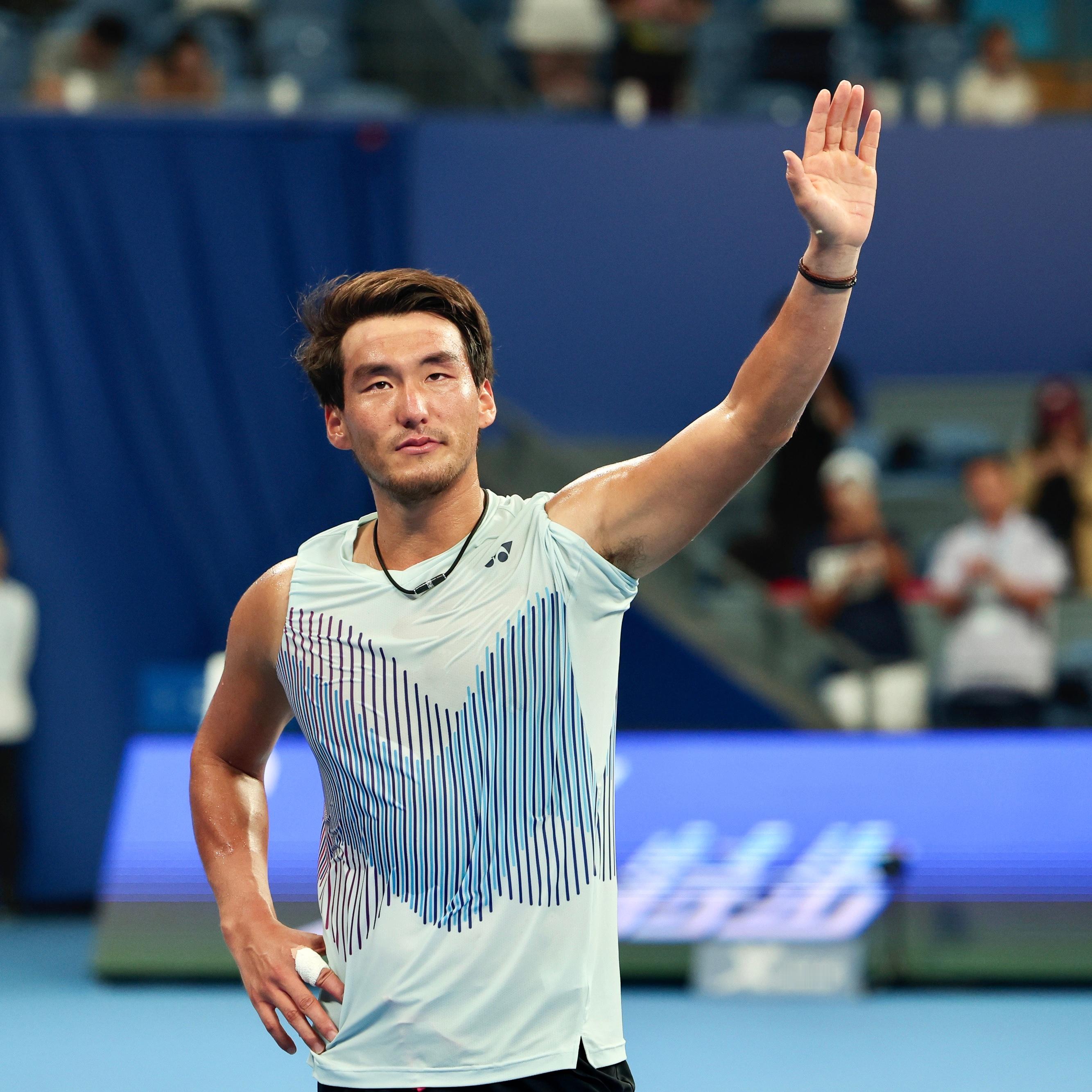 布云朝克特✅张之臻✅商竣程✅今日在杭州和成都出战的三位中国小伙子，全部赢球闯进四