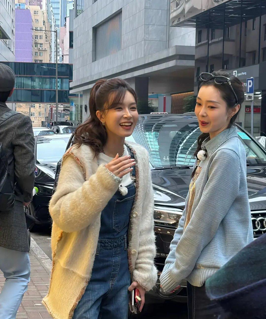 两人同框，才知道谁最漂亮。 