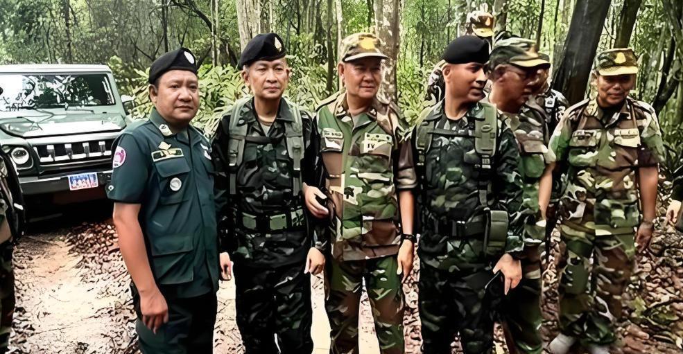 .
柬埔寨政府高度评价并衷心感谢中国在柬泰边境冲突中发挥的积极
建设性作用。中方