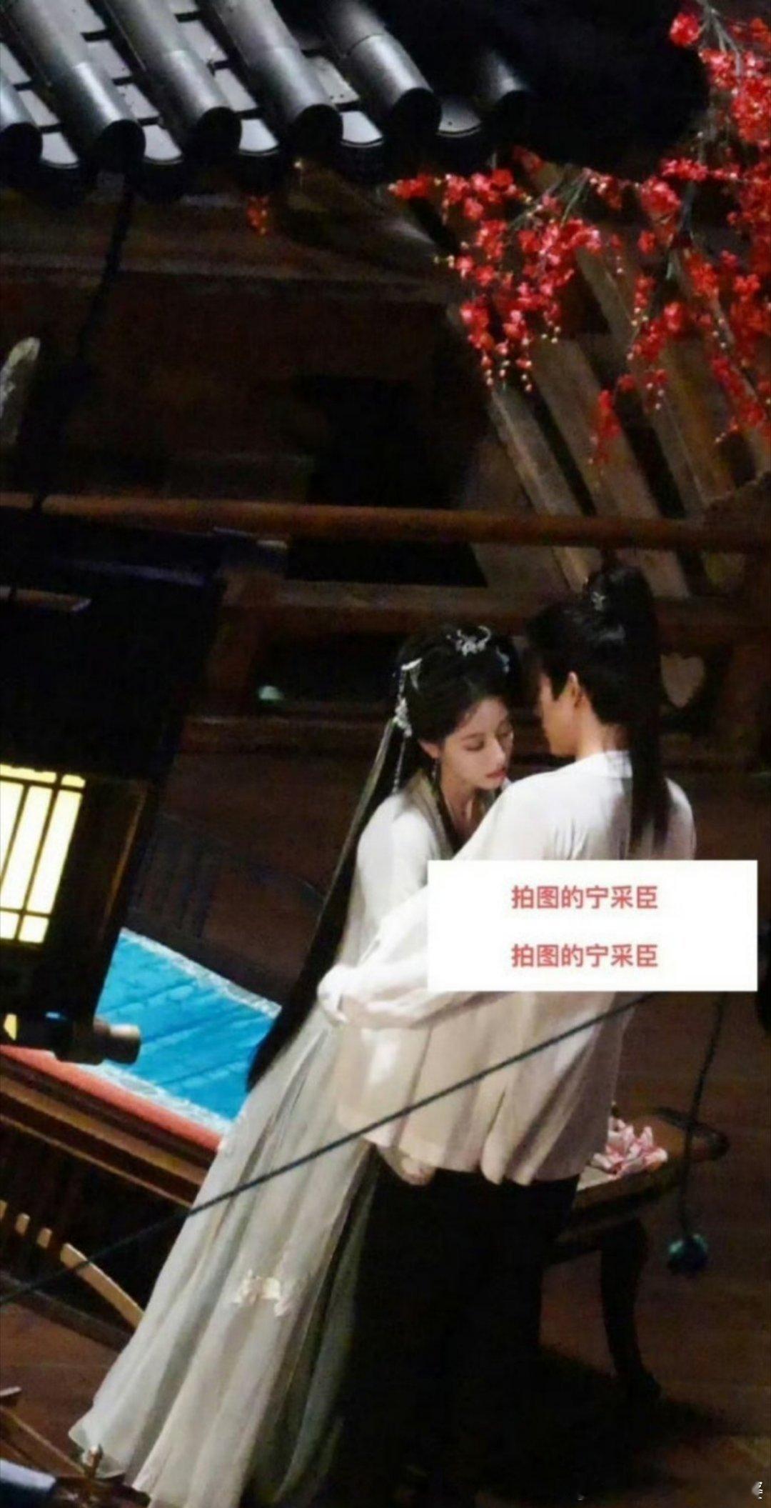 迪丽热巴 陈飞宇 慕胥辞同框路透，还是很有cp感的吧[思考] 