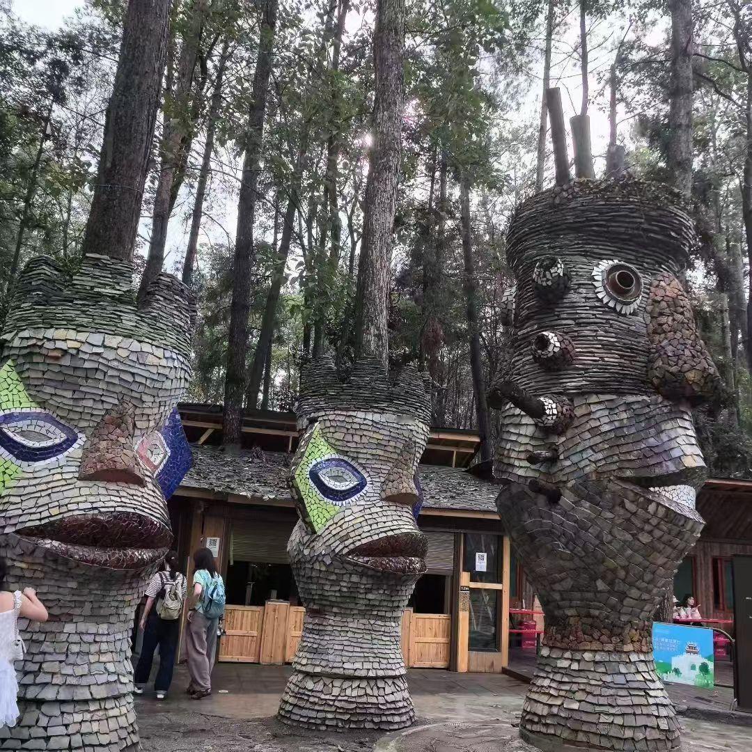 在当下有5300多只个股的股市里，不要在幻想会有普涨行情，因为目前100万亿的市