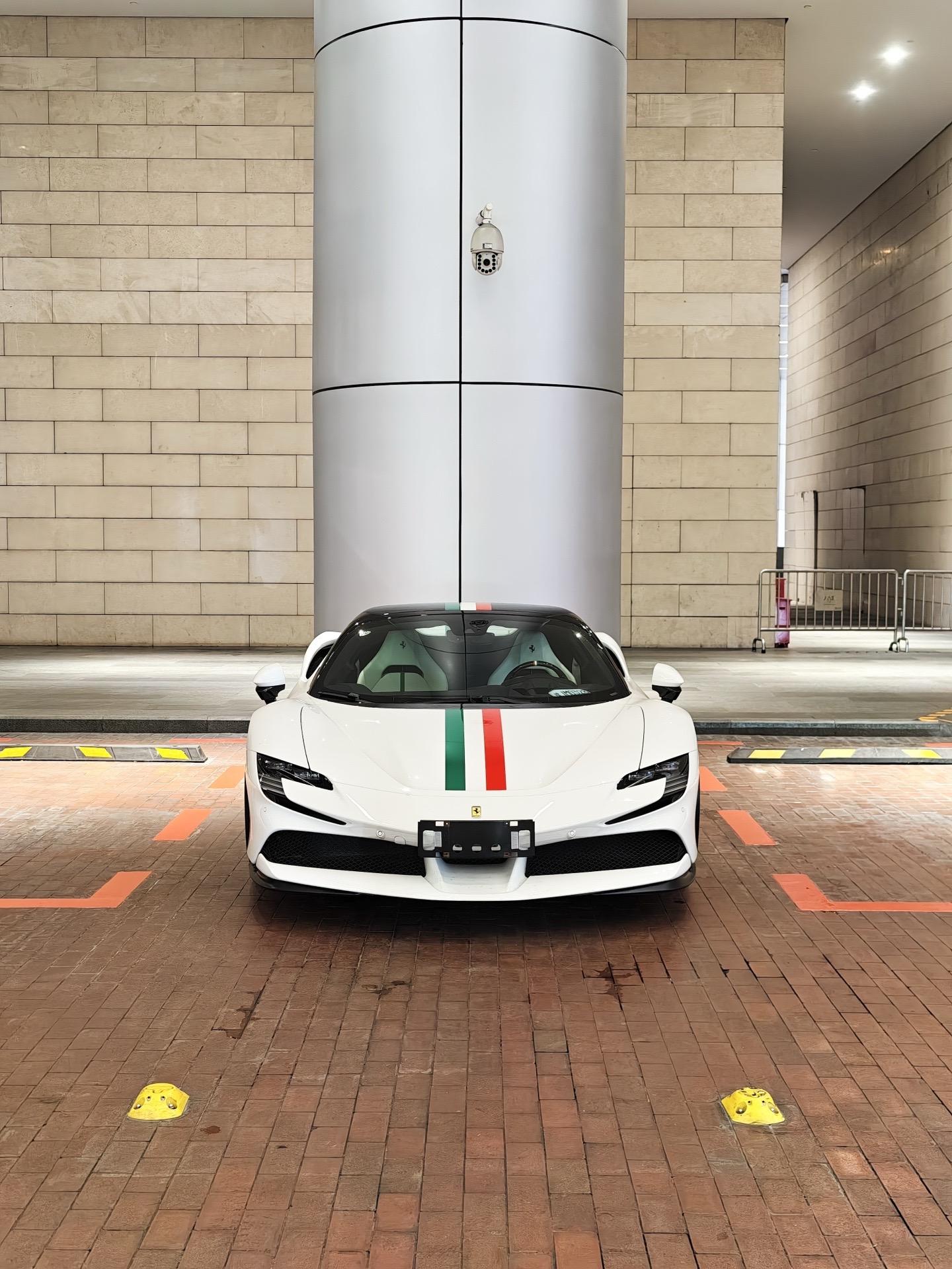 法拉利 SF90 Spider TailorMad