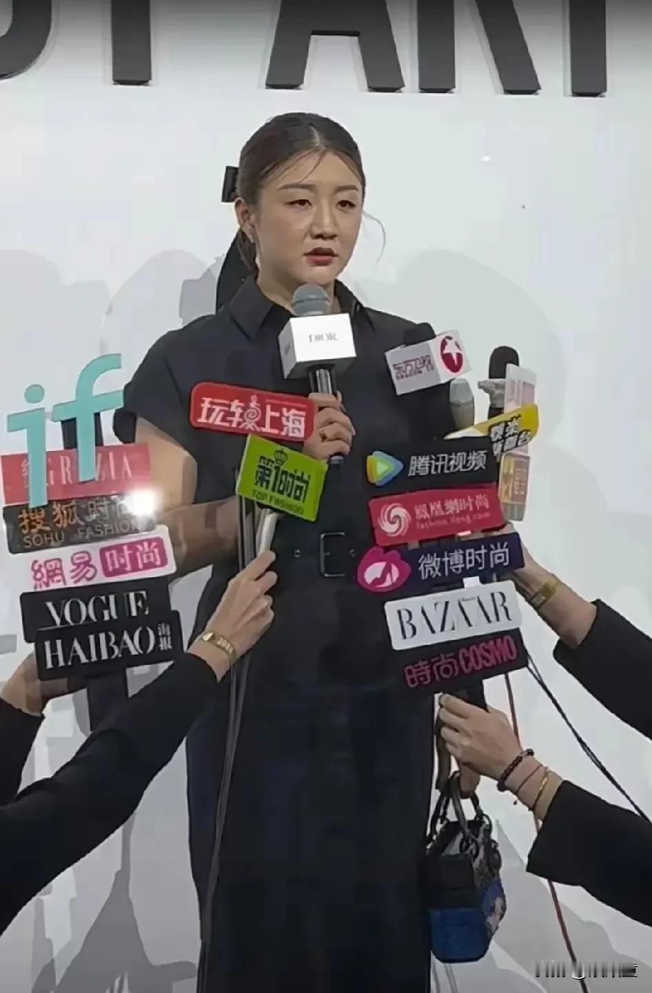 陈梦需要一个樊振东的造型师！
樊振东每次出席活动，其实衣服并不占优势，但樊振东的