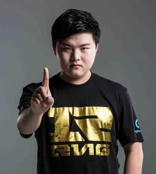 imp不愧是“神父”，退役多年，却依然能做到薄纱Uzi[捂脸][捂脸][捂脸]
