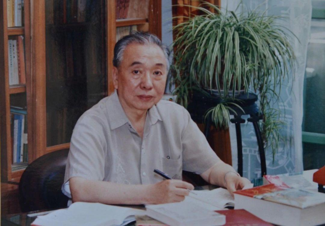 郑德荣（1926年1月-2018年5月3日），男，汉族，中共党员，吉林延吉人，东