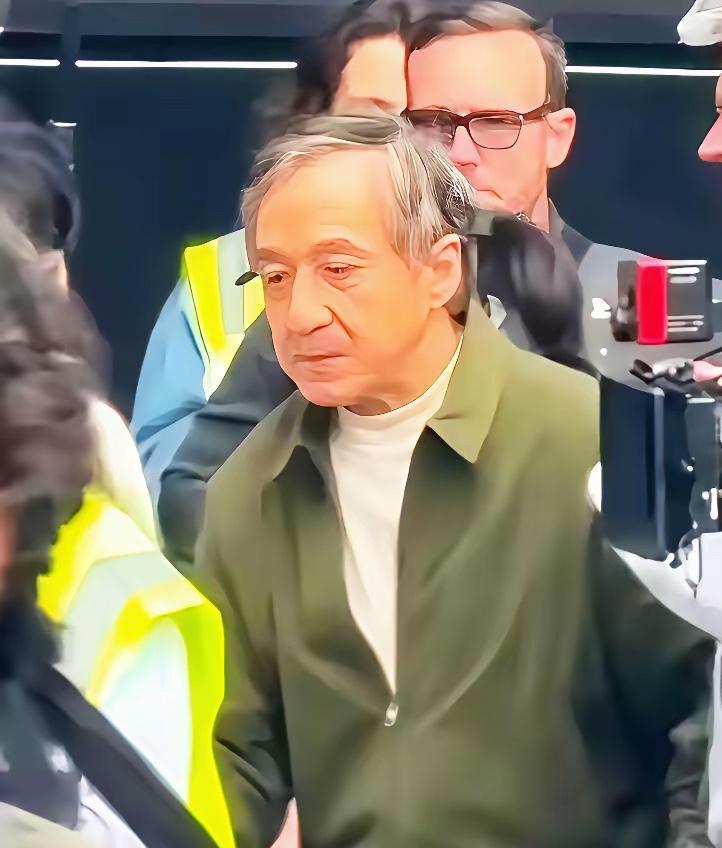 真的被我妈说中了，她说成龙到了一定的年龄肯定会去认自己的女儿吴卓林，因为年纪大了