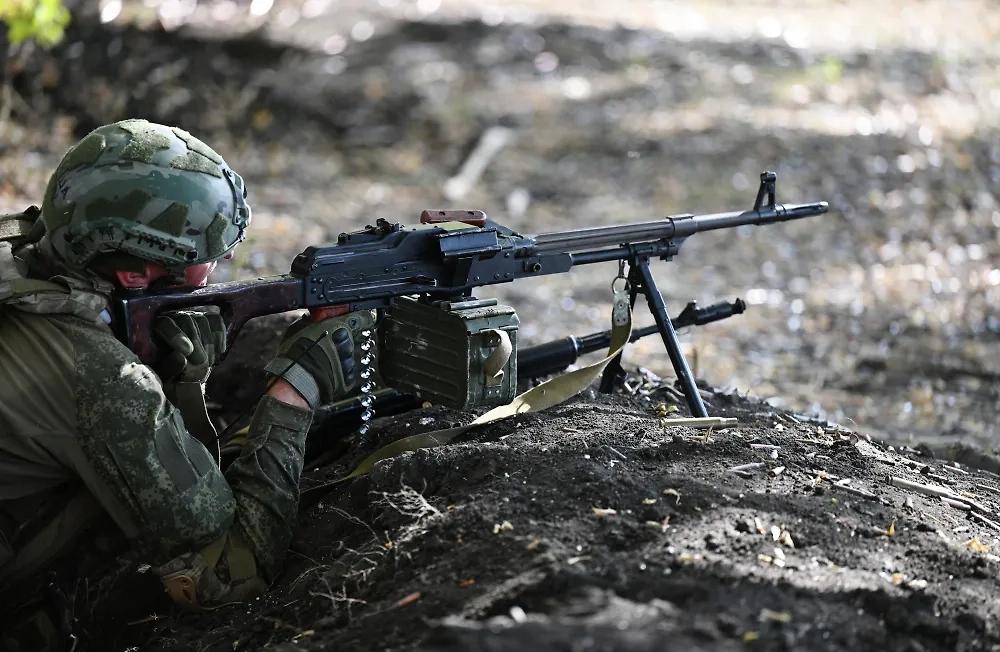 俄国防部：俄军攻领三个定居点：普拉托诺夫卡、盖伊和德武列昌斯科耶

俄罗斯战士在