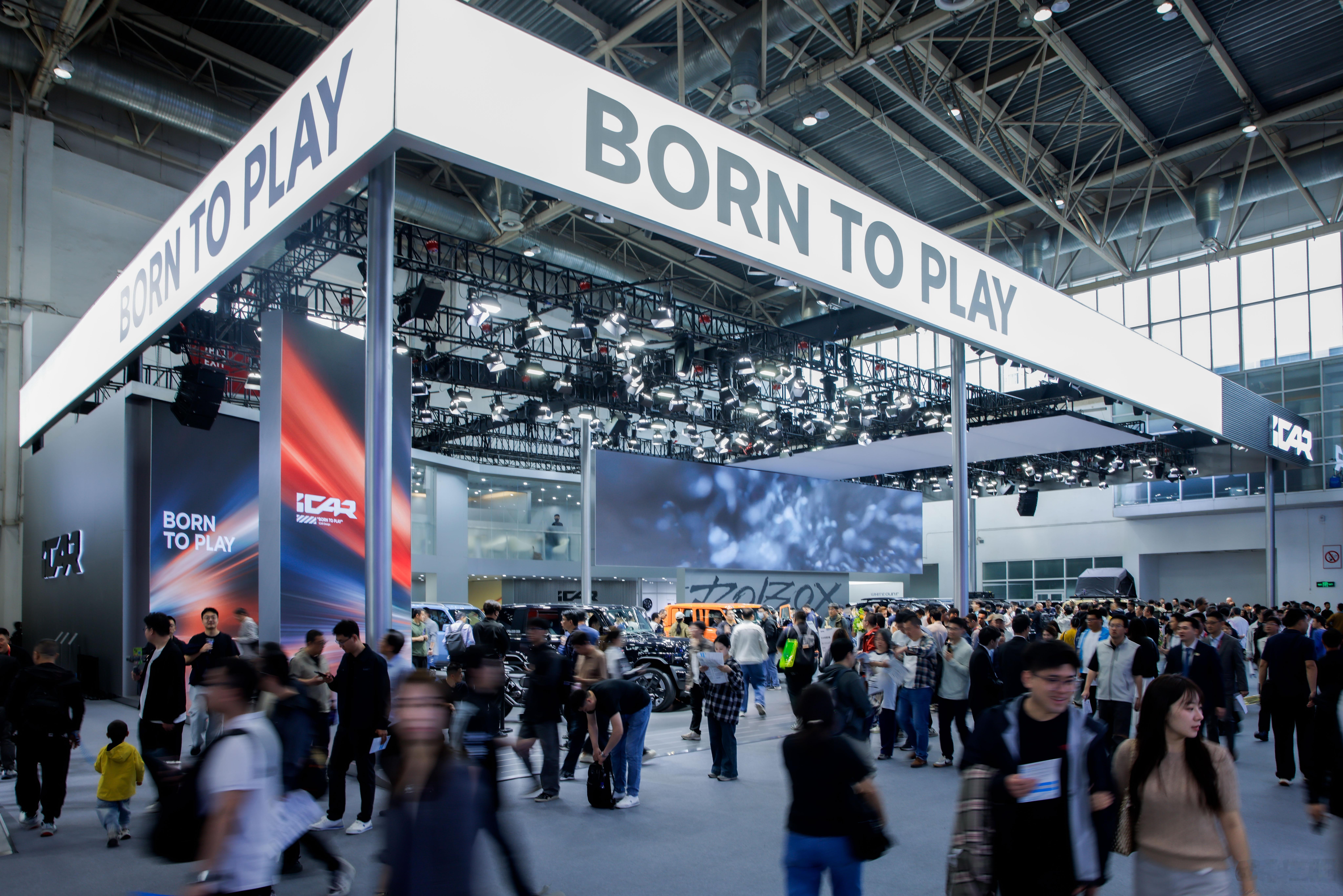 这几天北京车展热度拉满，今天专程来现场打卡，没想到还解锁了意外惊喜。现场最有画面