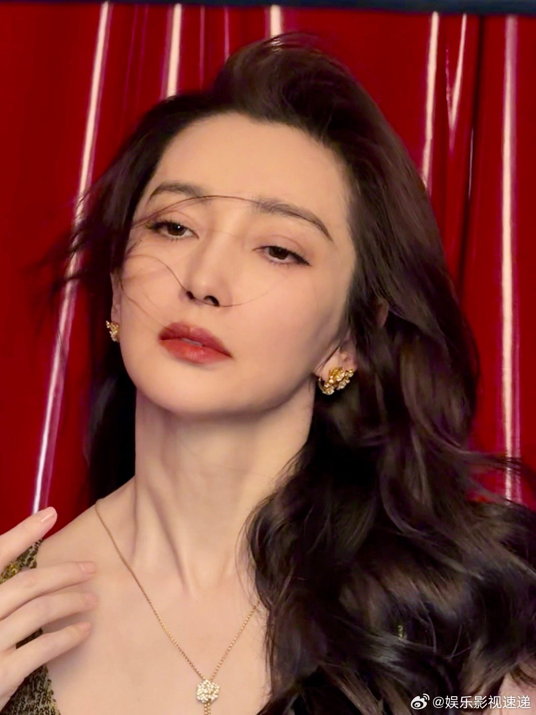 李冰冰生图vs精修图 李冰冰用生图展现了什么叫作无惧岁月！每个年龄段都有独特的美