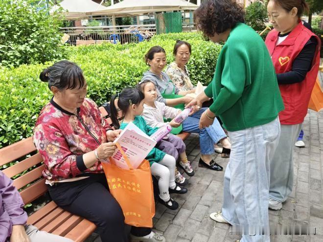婚孕同检暖民心 万柏林区神堂沟街道倡导科学婚育新风
 
近日，万柏林区神堂沟街道