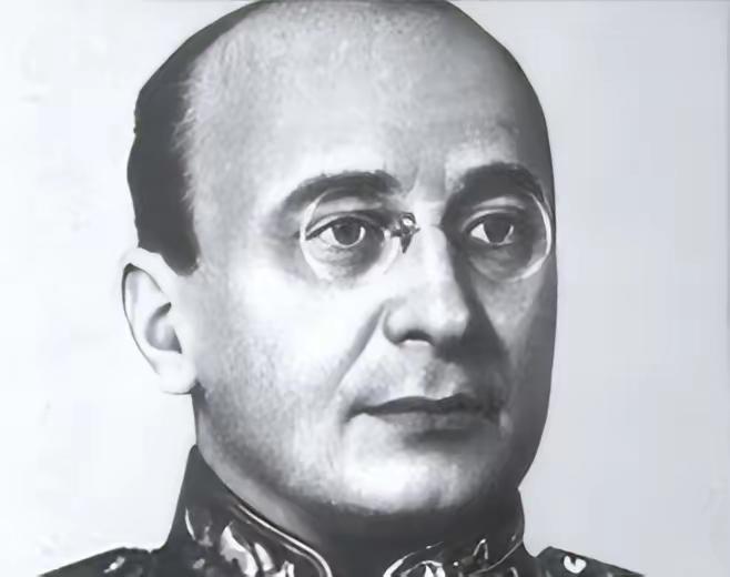 1953年，苏联二号人物贝利亚被处决后，一份由其卫队长萨尔基索夫提供的“情妇名单