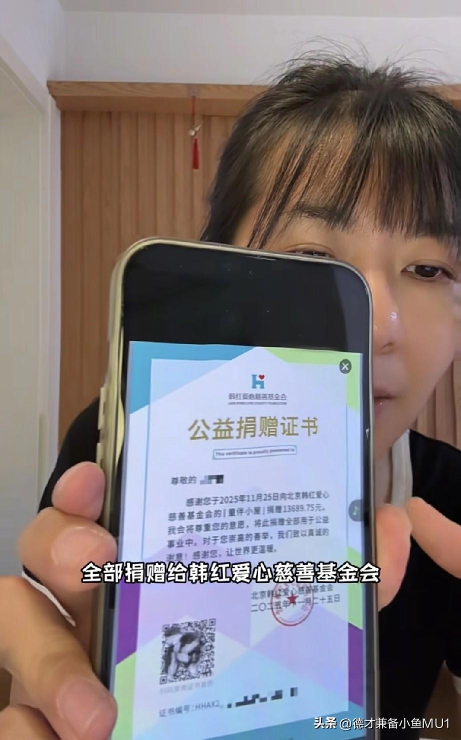 平凡哥与女摩托博主小一互撕一事，引发了网友的热烈讨论。
事情的起因是，女摩托博主