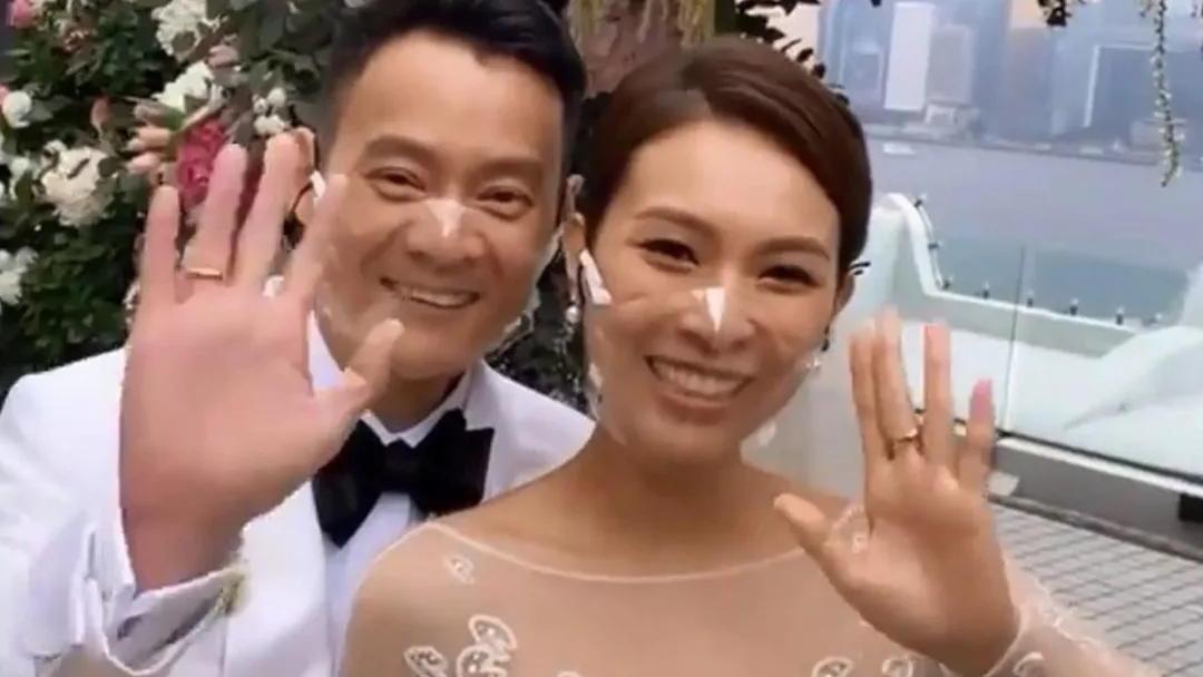 最近港圈彻底炸了，瓜多到根本吃不过来，每一个都让人跌破眼镜！

最意难平的就是《