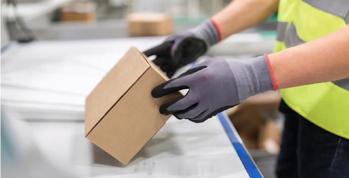 【历史性时刻，我国邮政行业收入首次超越电信业】日前，工业和信息化部、国家邮政局分