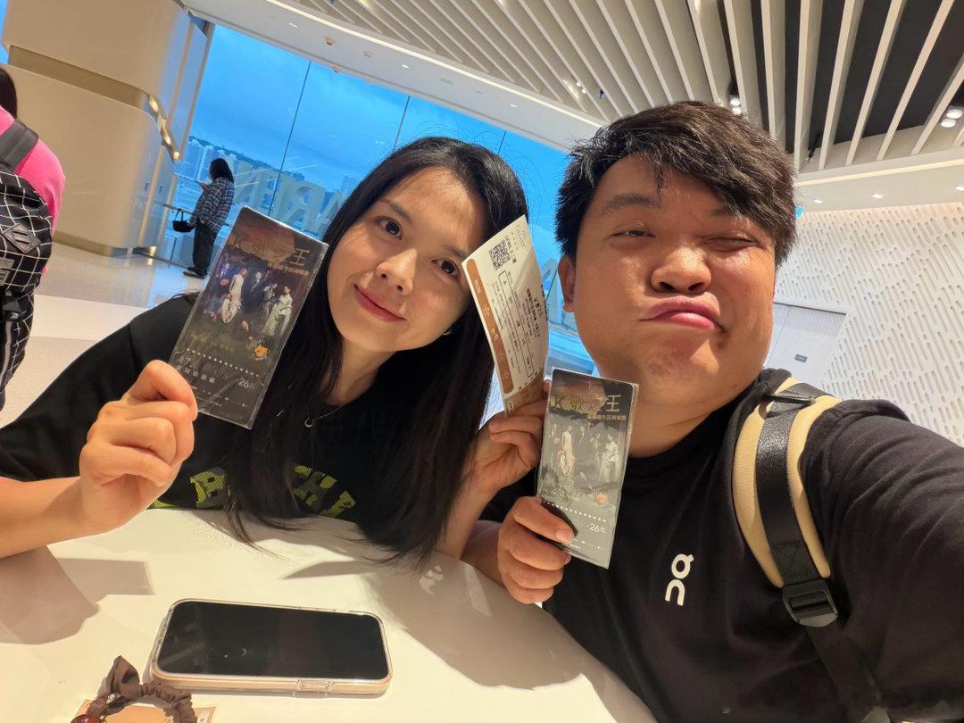为我Eason奔波的一天，航班取消+赌一把川航，然后顶着台风降落🛬，今早的珠海