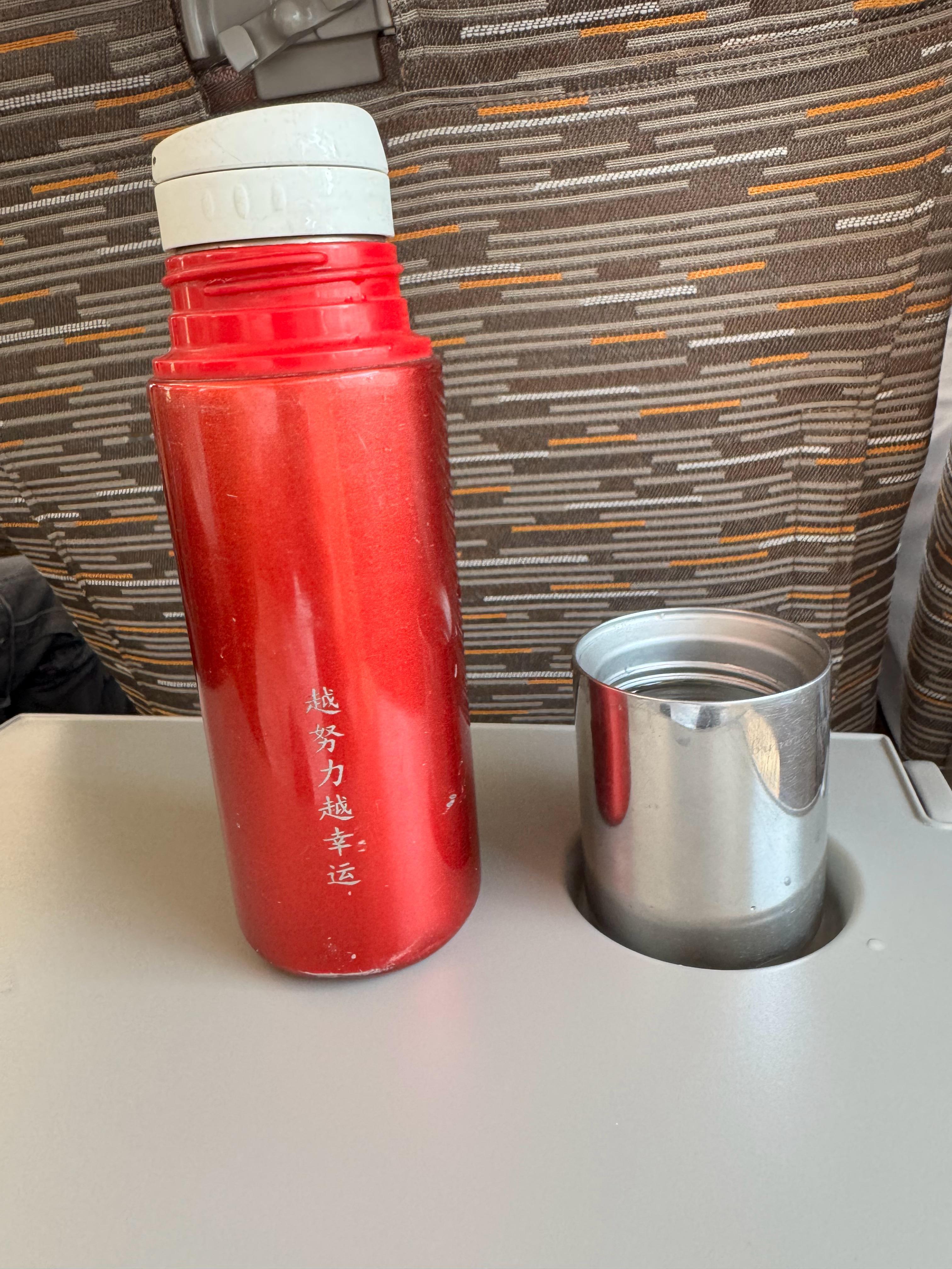 这款保温杯，已经帮我省下大几千块钱了，坐飞机坐火车都带着它，另外，保温杯一定要选