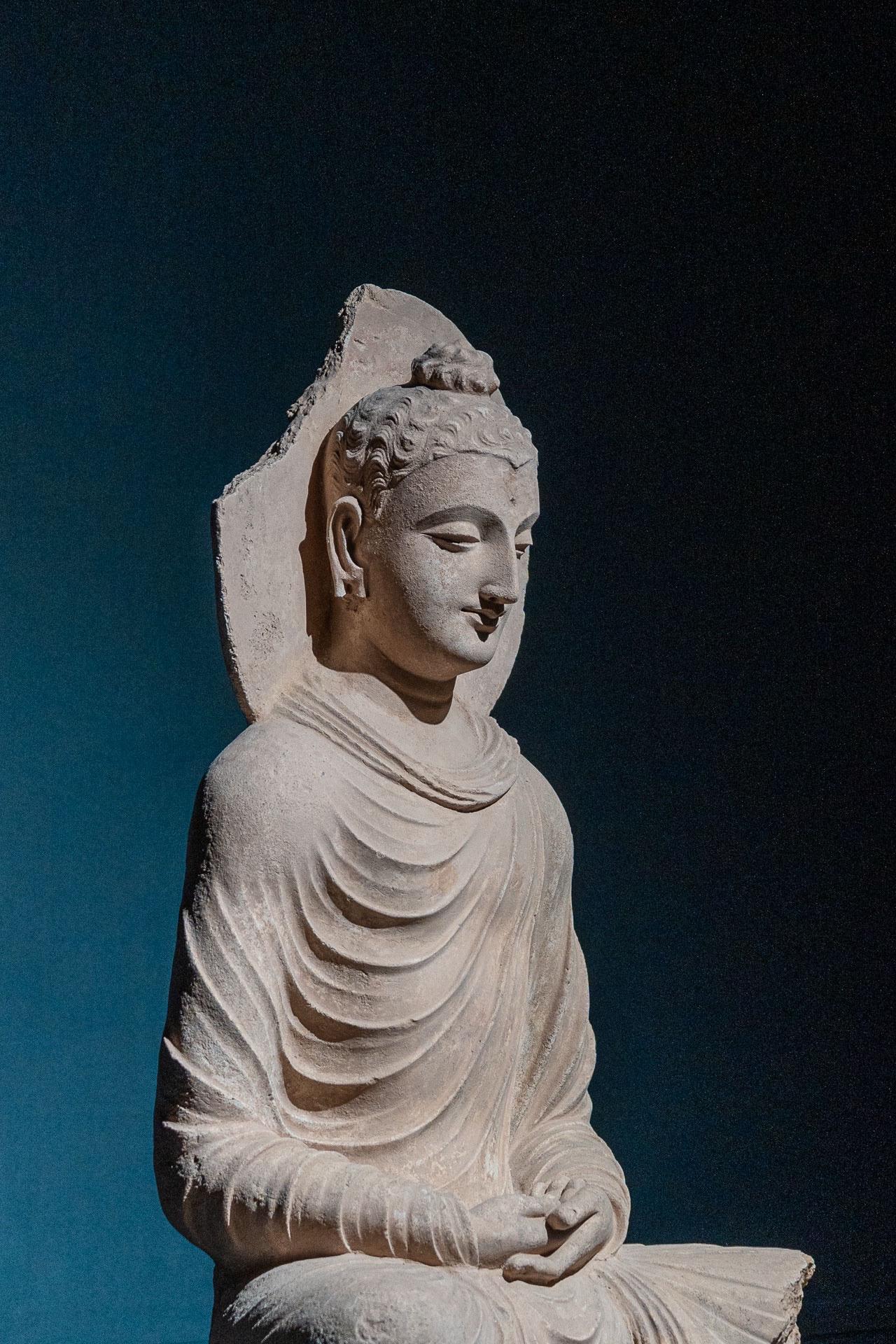 犍陀罗，意为“芳香之地”，地处亚欧大陆心脏地带，人形佛像诞生地，佛教艺术重镇。