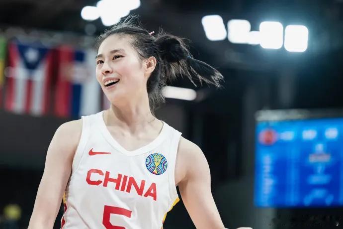 中国女篮最新消息：8月7日，据媒体人我爱女篮消息，中国女篮对阵尼日利亚的首场热身