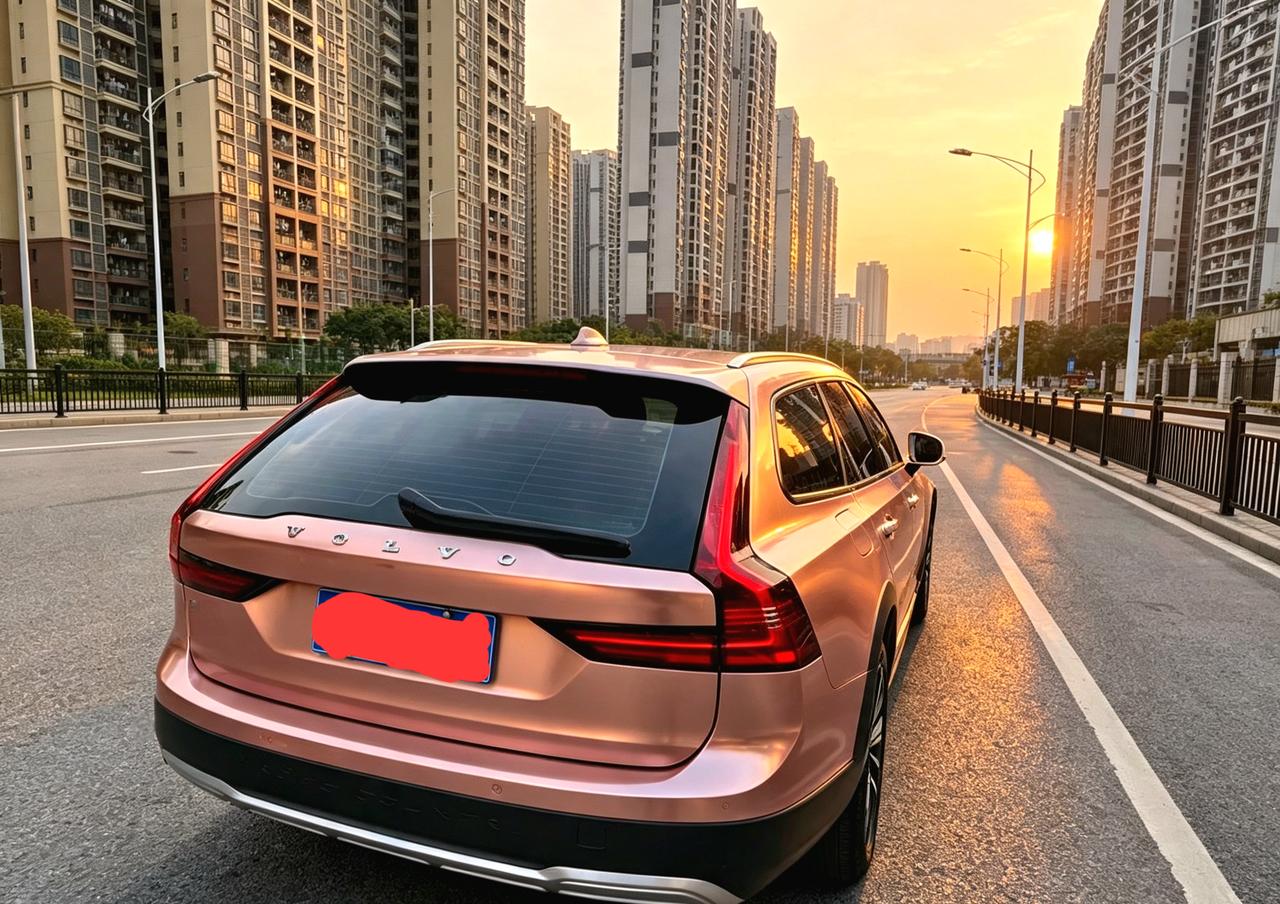 这是沃尔沃v90cross country的整体设计，这台车非常特别，特别就在于