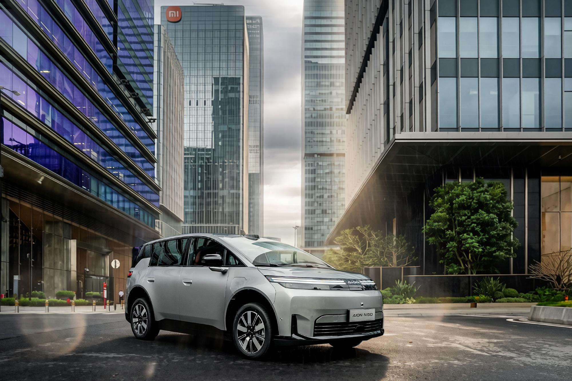 智驾好不好，光看硬件不够，还得看“脑子”聪不聪明。这台新车最让我上头的，是它直接