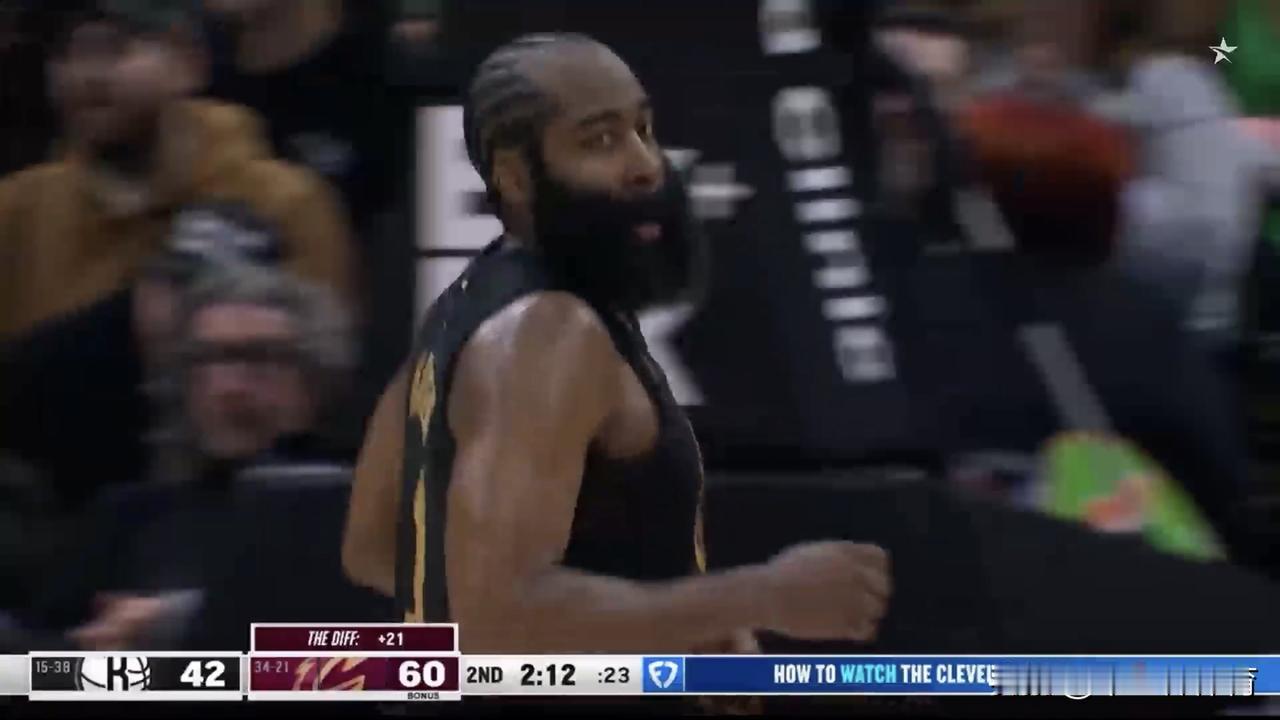 骑士队三节结束102-67领先篮网队55分，骑士队轻轻松松迎来六连胜，哈登8中6