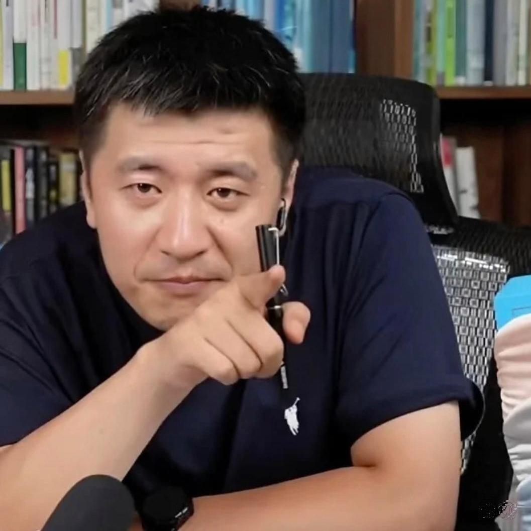 刚刷到个网友说法
越想越离谱
居然有人把张雪峰帮人改志愿，扯上了
因果报应
还说